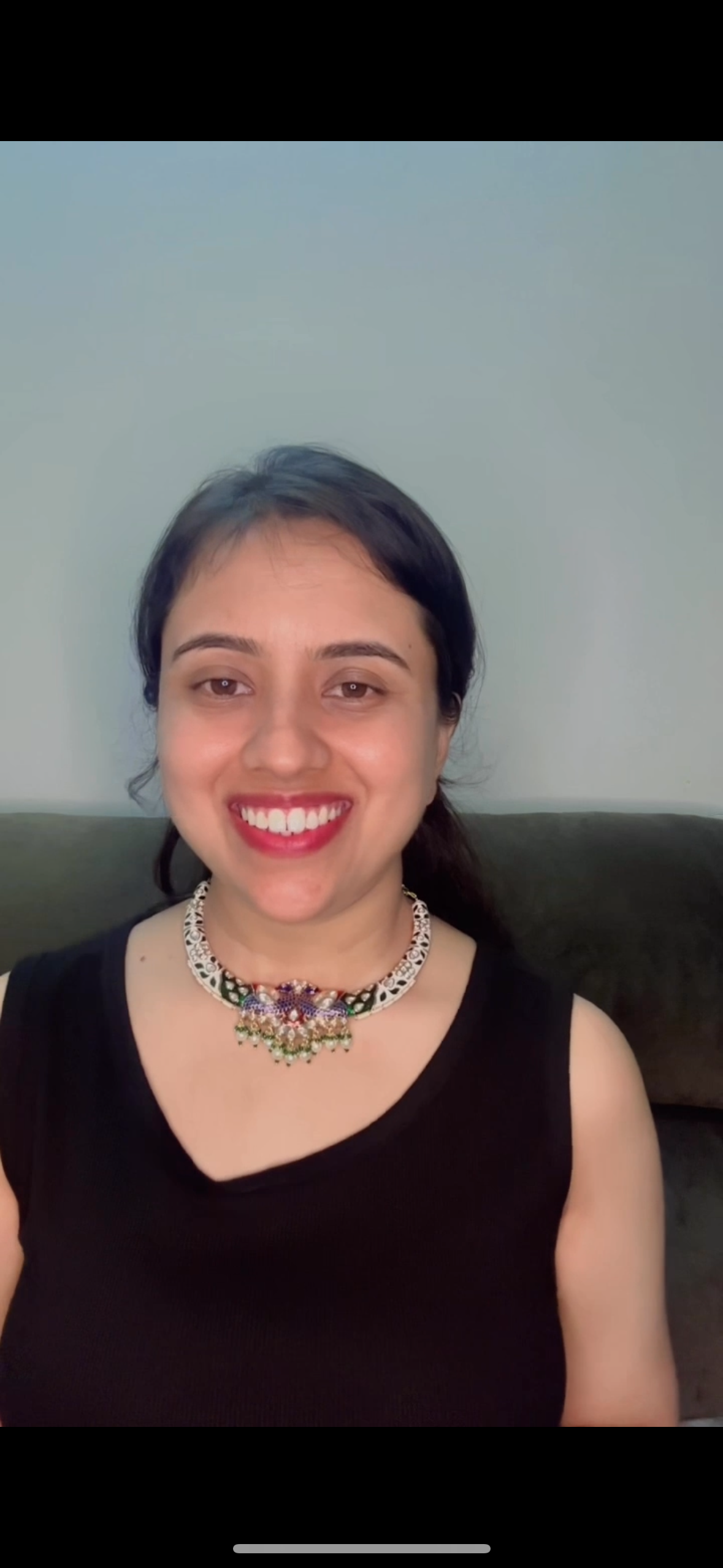 White Royal Hasli Necklace Set