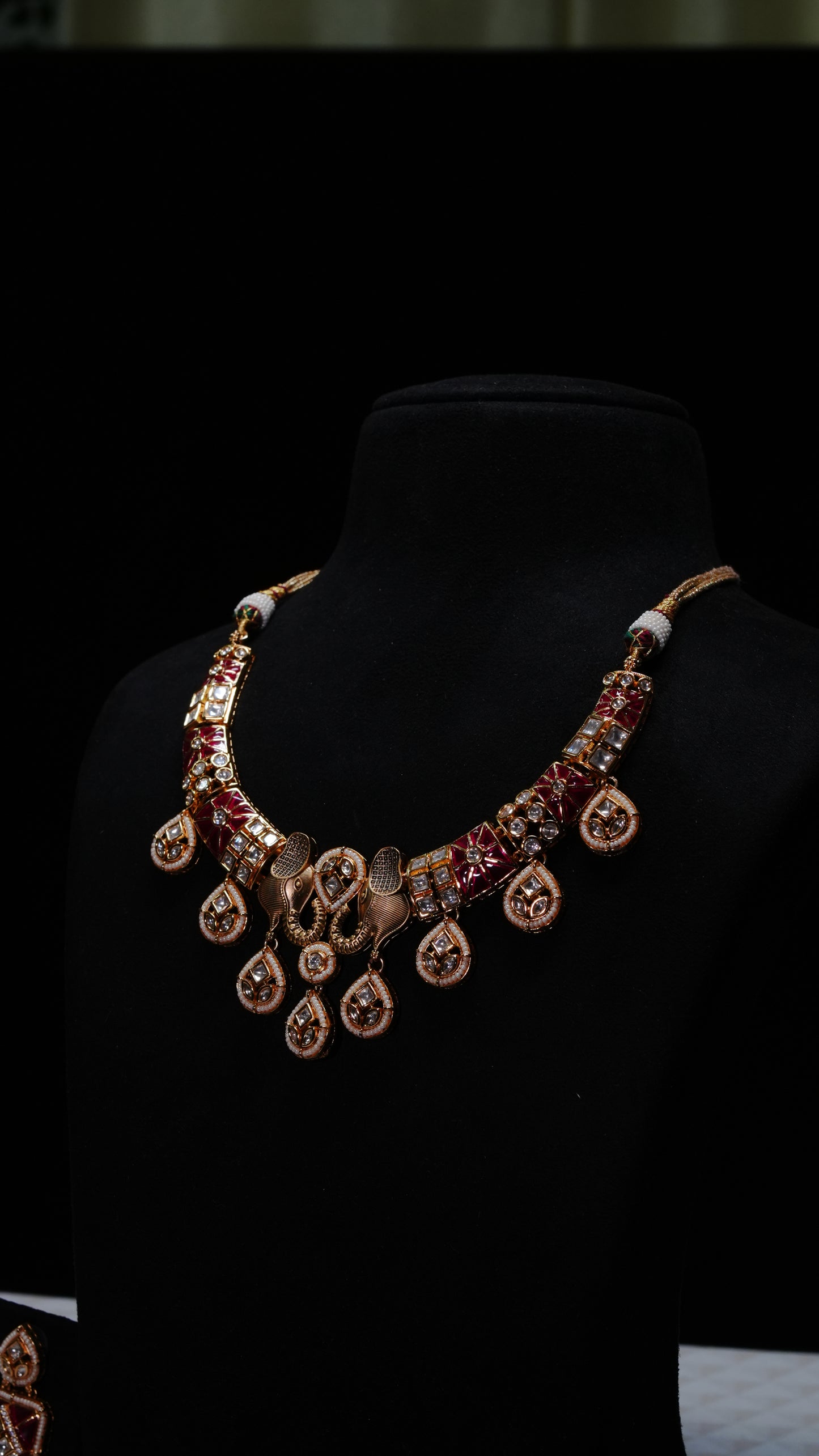 Avantika Royal Kundan Hasli