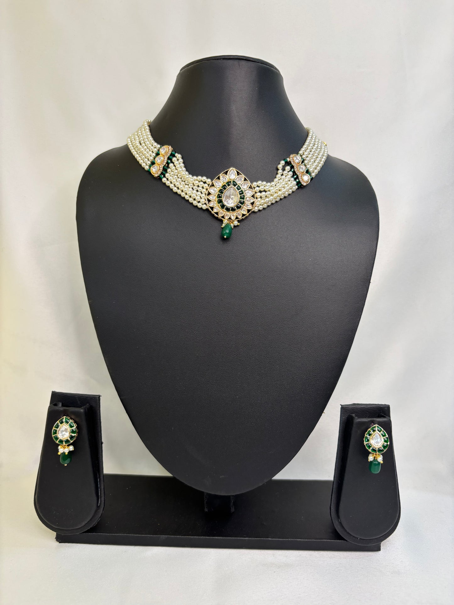 White Choker Necklace Set