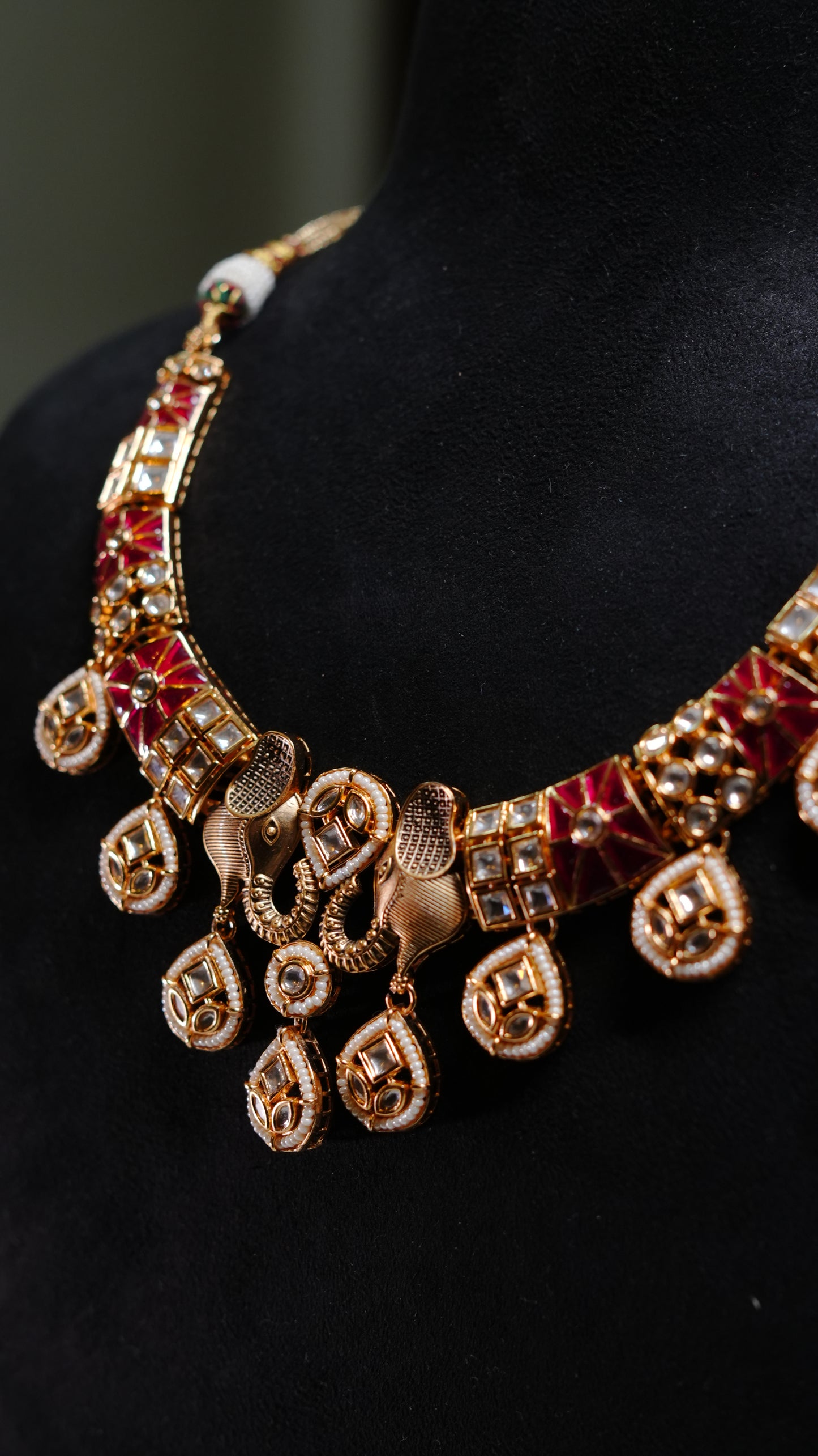 Avantika Royal Kundan Hasli