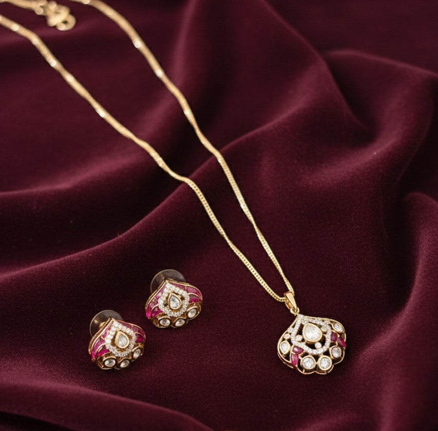 Kundan Crown Pendant Set