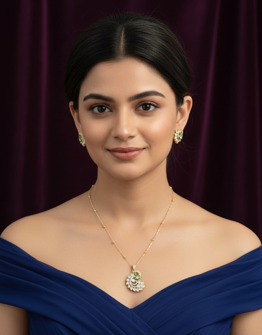 Regal Mor Pendant Set